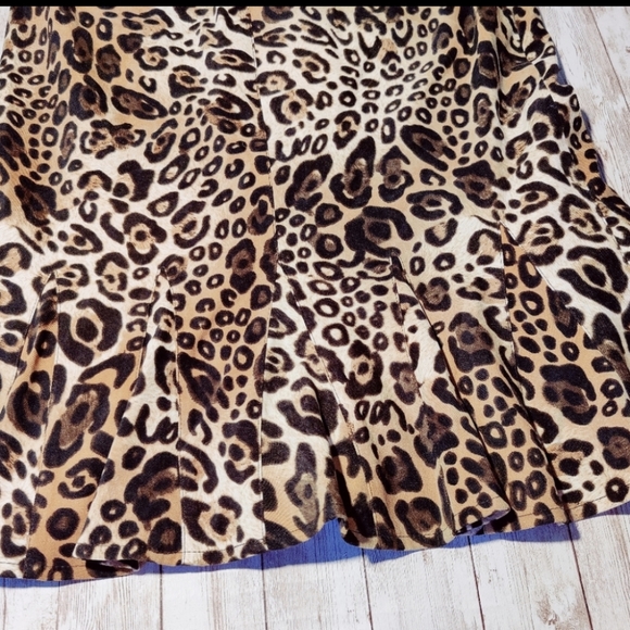 Animal print skirt size 8 - Picture 6 of 16